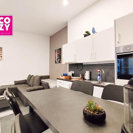 Cozy Apartments In Central Location With Free Parking Wina Bagian luar foto