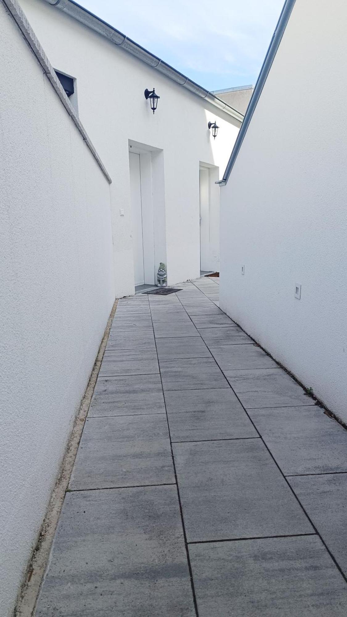 Cozy Apartments In Central Location With Free Parking Wina Bagian luar foto