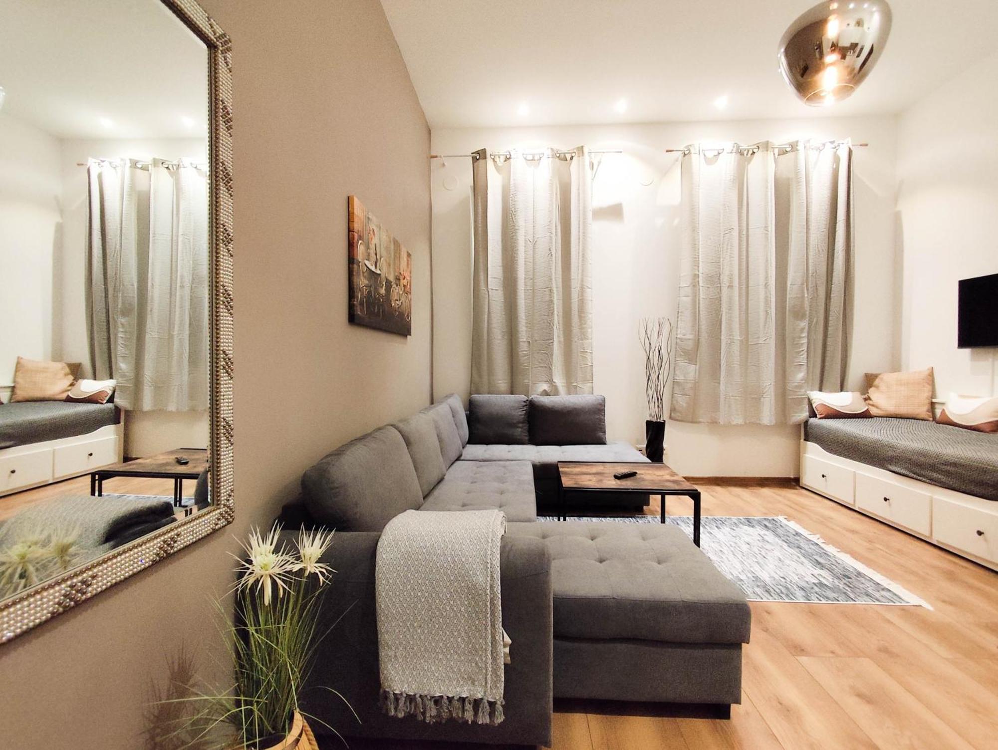 Cozy Apartments In Central Location With Free Parking Wina Bagian luar foto