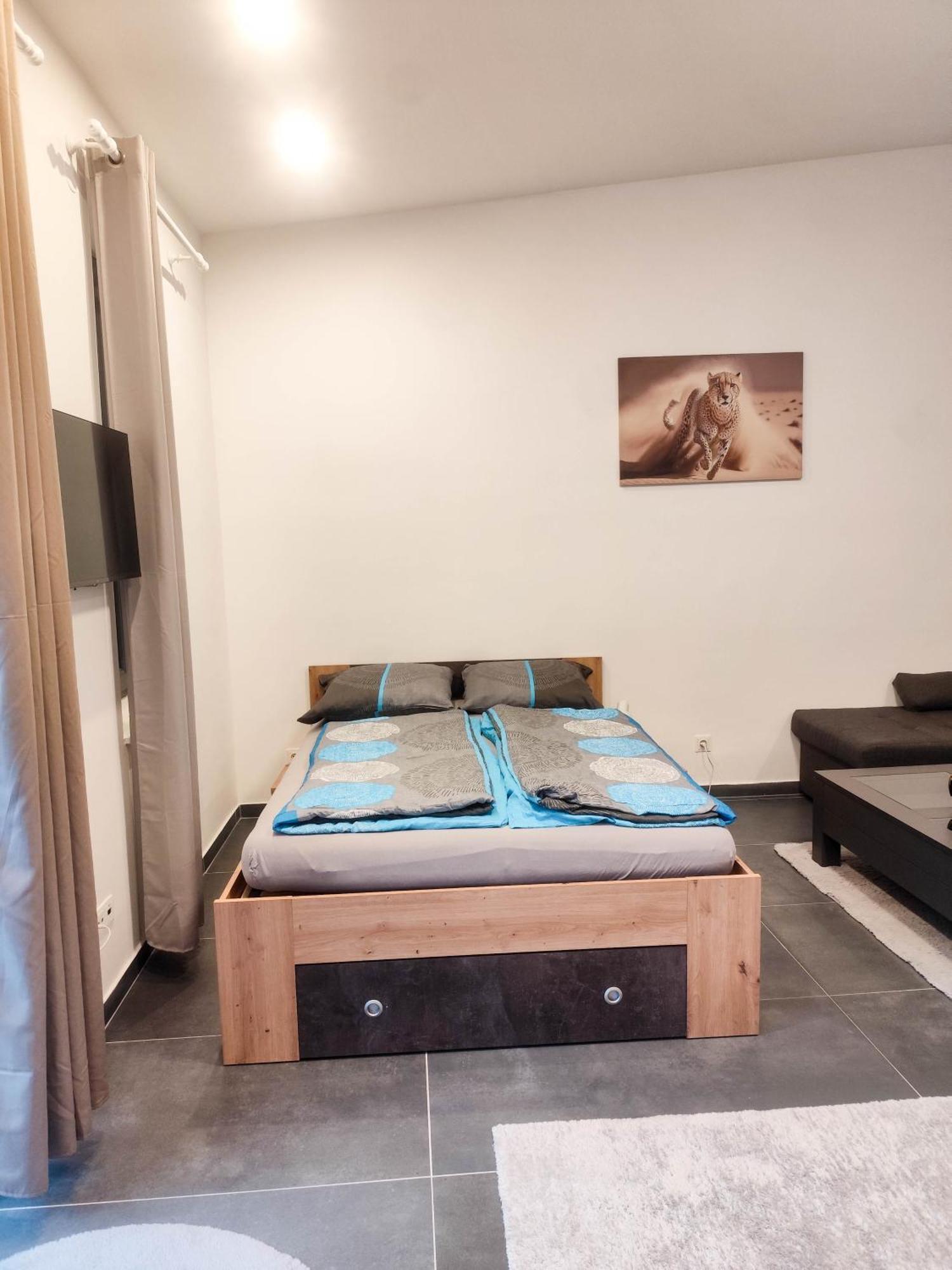 Cozy Apartments In Central Location With Free Parking Wina Bagian luar foto