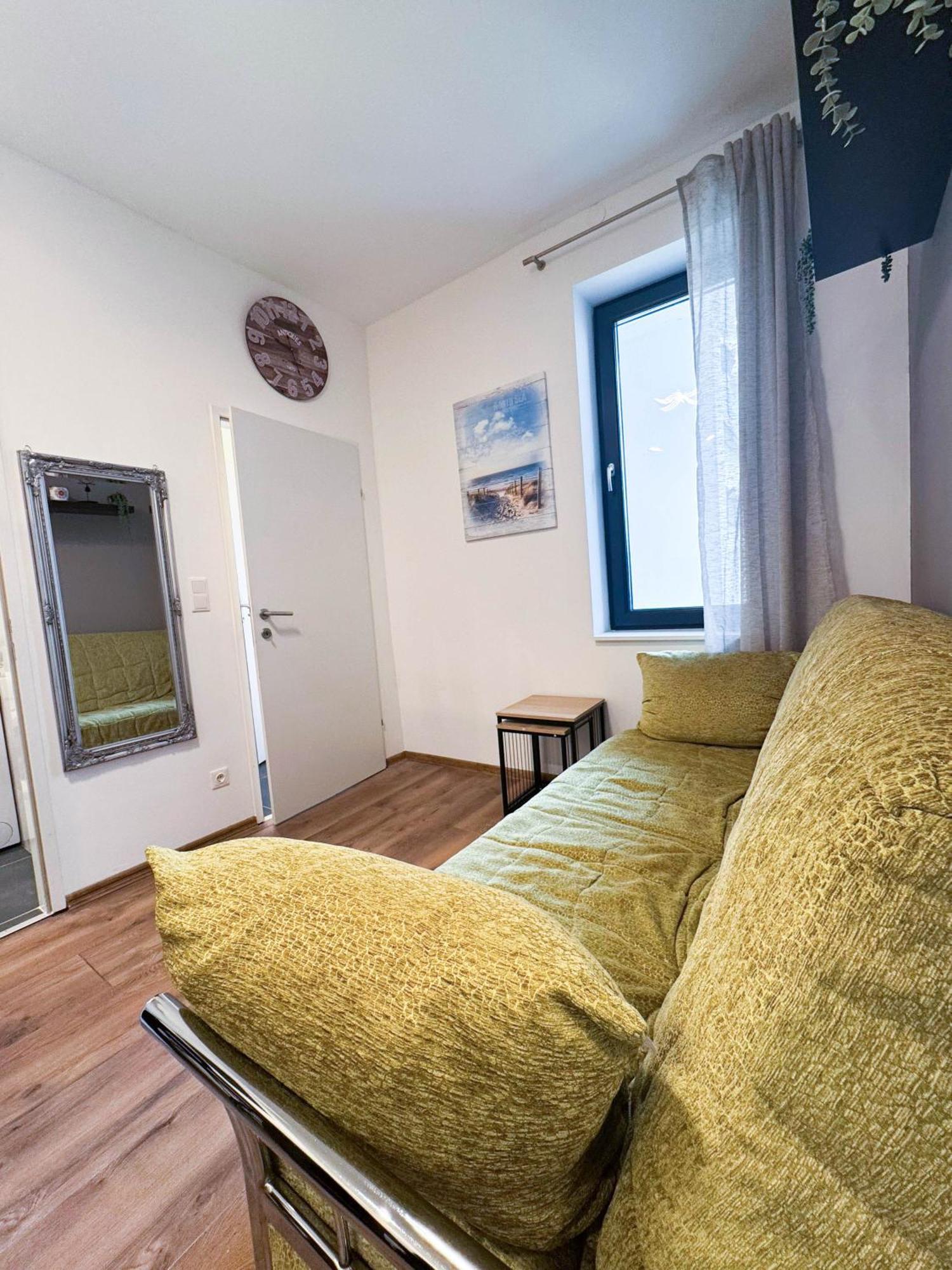 Cozy Apartments In Central Location With Free Parking Wina Bagian luar foto