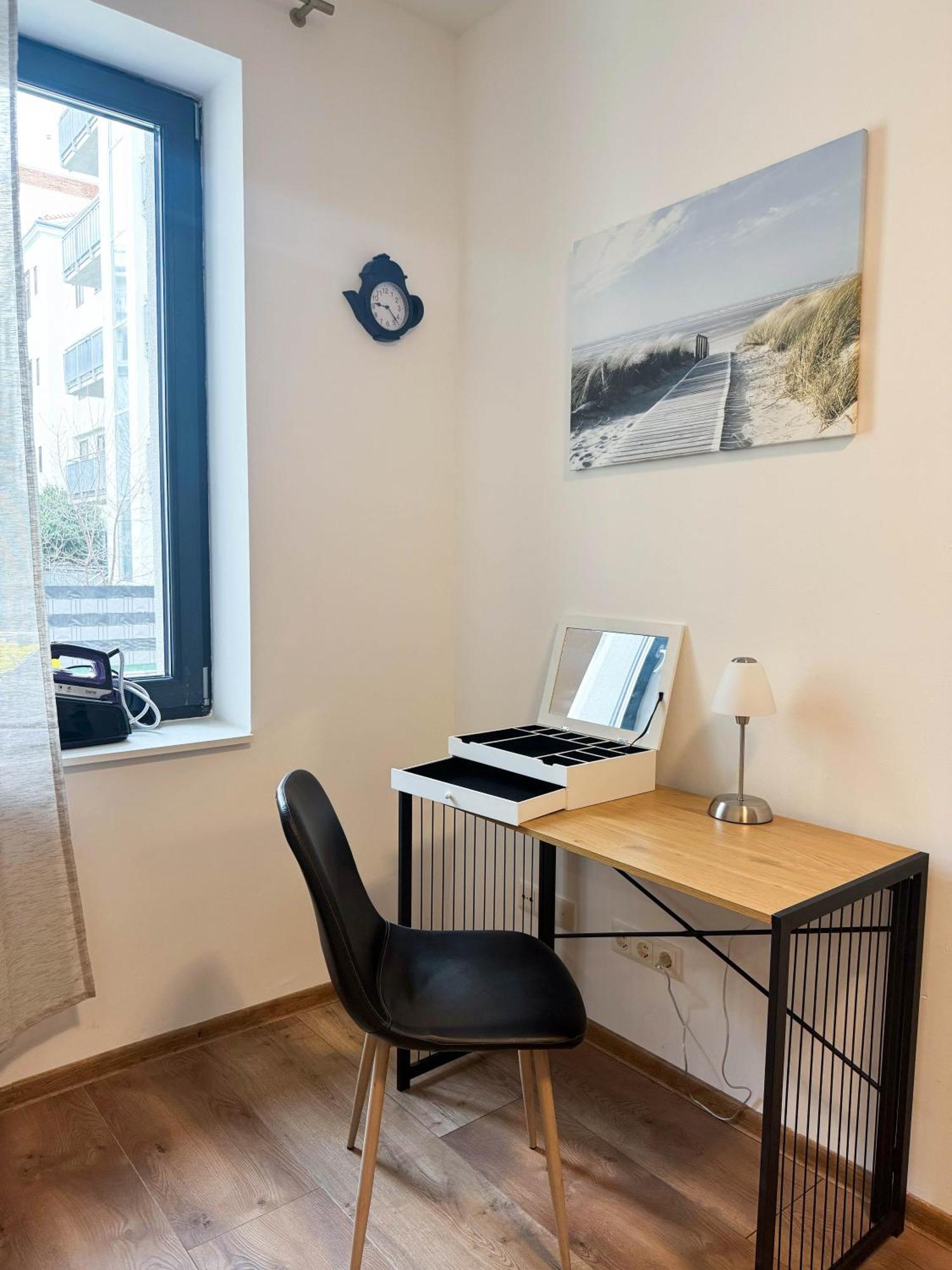 Cozy Apartments In Central Location With Free Parking Wina Bagian luar foto